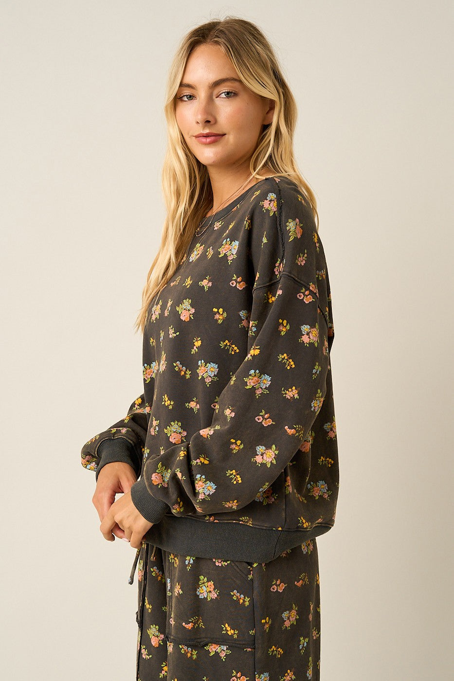 Floral Feels Sweatshirt