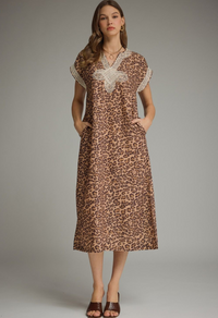 Leopard print short sleeve miidi dress
